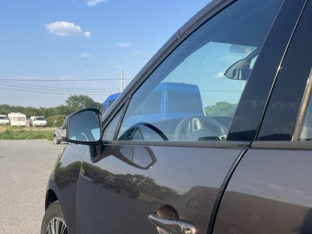 Коричневый Рено Гранд Сценик, объемом двигателя 1.6 л и пробегом 290 тыс. км за 7800 $, фото 3 на Automoto.ua