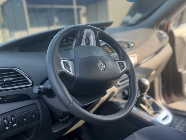 Коричневый Рено Гранд Сценик, объемом двигателя 1.6 л и пробегом 290 тыс. км за 7800 $, фото 7 на Automoto.ua