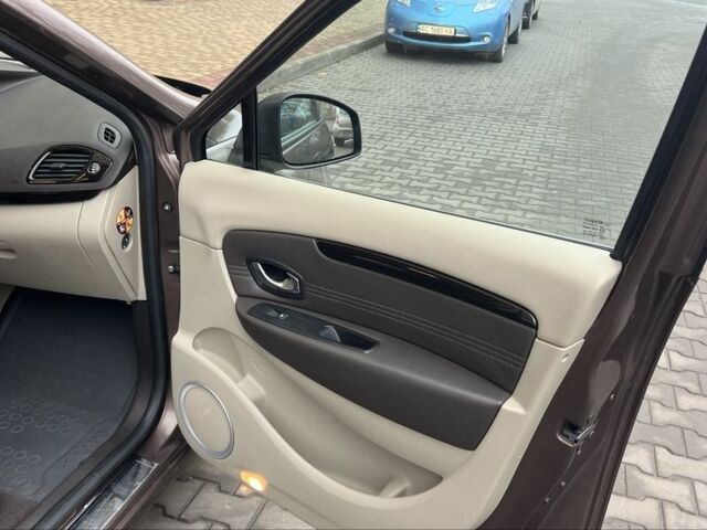 Коричневый Рено Гранд Сценик, объемом двигателя 1.6 л и пробегом 260 тыс. км за 8000 $, фото 14 на Automoto.ua