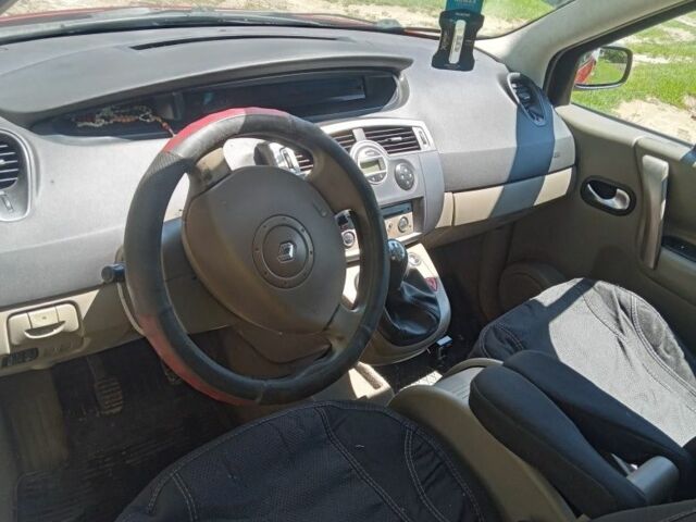 Красный Рено Гранд Сценик, объемом двигателя 1.5 л и пробегом 230 тыс. км за 4400 $, фото 5 на Automoto.ua