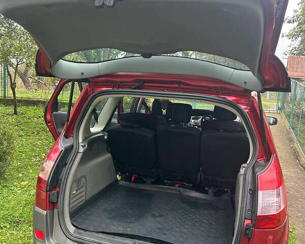 Красный Рено Гранд Сценик, объемом двигателя 2 л и пробегом 266 тыс. км за 4200 $, фото 2 на Automoto.ua