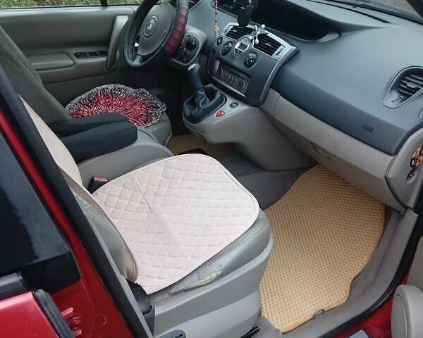 Красный Рено Гранд Сценик, объемом двигателя 1.5 л и пробегом 250 тыс. км за 4400 $, фото 5 на Automoto.ua