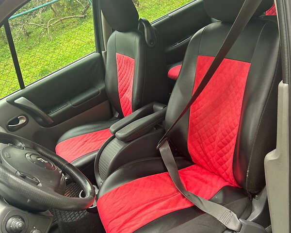 Красный Рено Гранд Сценик, объемом двигателя 2 л и пробегом 266 тыс. км за 4200 $, фото 5 на Automoto.ua