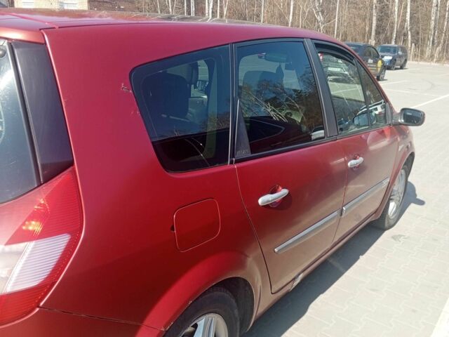 Красный Рено Гранд Сценик, объемом двигателя 2 л и пробегом 400 тыс. км за 4900 $, фото 4 на Automoto.ua