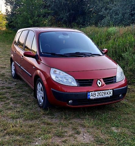 Рено Гранд Сценик 2004 в Ладыжин на Automoto.ua Красный Рено Гранд Сценик, объемом двигателя 1.6 л и пробегом 300 тыс. км за 3700 $, фото 1 на Automoto.ua