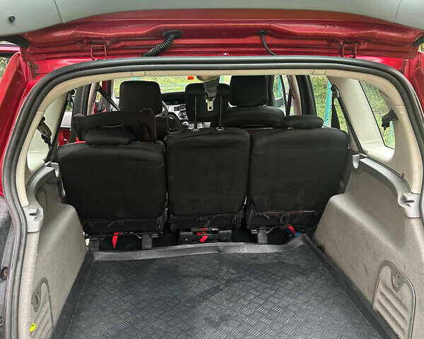 Красный Рено Гранд Сценик, объемом двигателя 2 л и пробегом 266 тыс. км за 4200 $, фото 1 на Automoto.ua