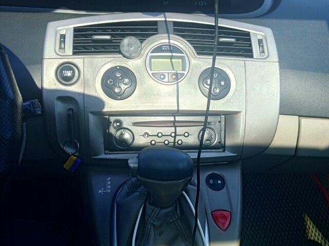 Червоний Рено Гранд Сценік, об'ємом двигуна 2 л та пробігом 400 тис. км за 4900 $, фото 4 на Automoto.ua