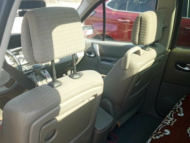 Красный Рено Гранд Сценик, объемом двигателя 2 л и пробегом 400 тыс. км за 4900 $, фото 7 на Automoto.ua