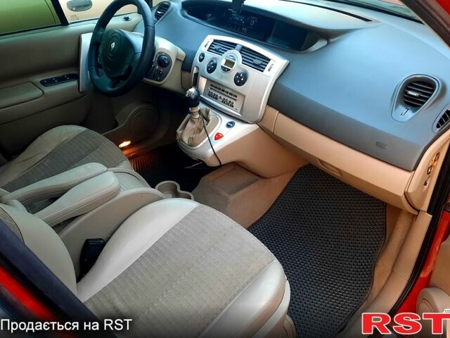 Червоний Рено Гранд Сценік, об'ємом двигуна 1.9 л та пробігом 319 тис. км за 5300 $, фото 6 на Automoto.ua