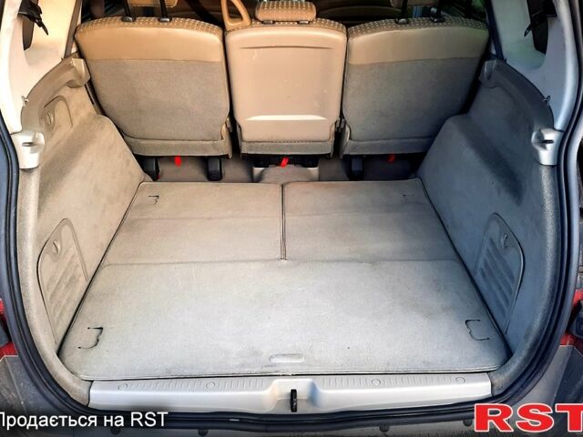 Червоний Рено Гранд Сценік, об'ємом двигуна 1.9 л та пробігом 319 тис. км за 5300 $, фото 11 на Automoto.ua