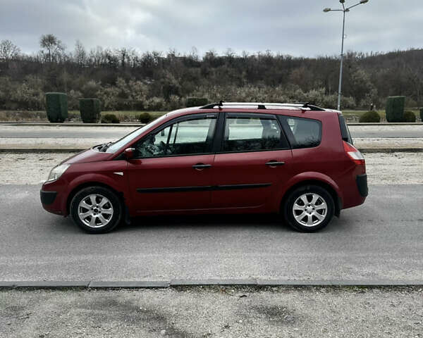 Красный Рено Гранд Сценик, объемом двигателя 2 л и пробегом 270 тыс. км за 3000 $, фото 1 на Automoto.ua
