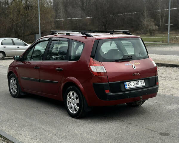 Красный Рено Гранд Сценик, объемом двигателя 2 л и пробегом 270 тыс. км за 3000 $, фото 2 на Automoto.ua