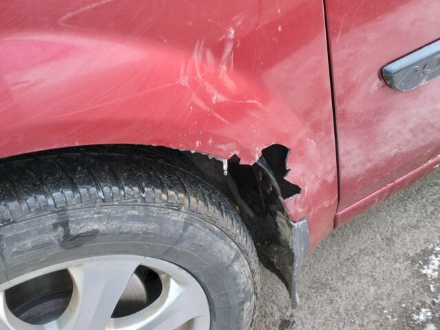 Красный Рено Гранд Сценик, объемом двигателя 2 л и пробегом 275 тыс. км за 3800 $, фото 8 на Automoto.ua