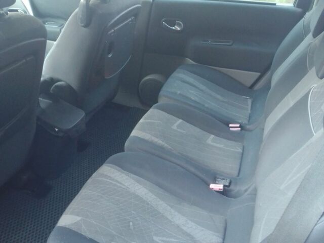 Красный Рено Гранд Сценик, объемом двигателя 2 л и пробегом 275 тыс. км за 3800 $, фото 6 на Automoto.ua