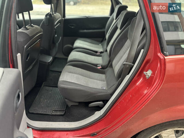 Красный Рено Гранд Сценик, объемом двигателя 1.59 л и пробегом 200 тыс. км за 3500 $, фото 22 на Automoto.ua
