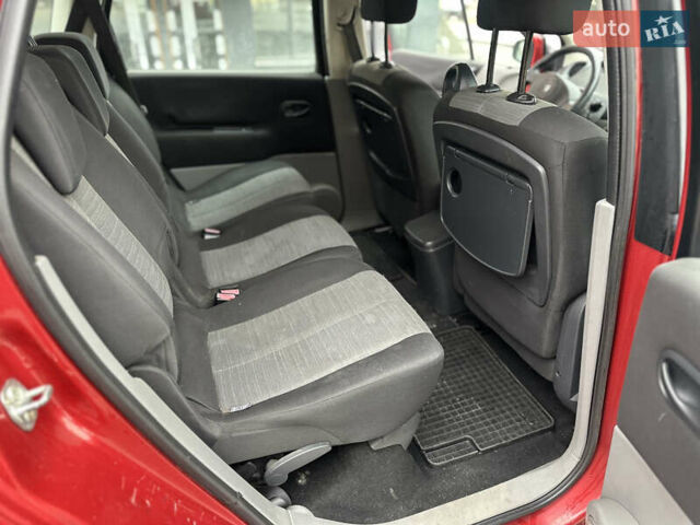 Красный Рено Гранд Сценик, объемом двигателя 1.59 л и пробегом 200 тыс. км за 3500 $, фото 27 на Automoto.ua