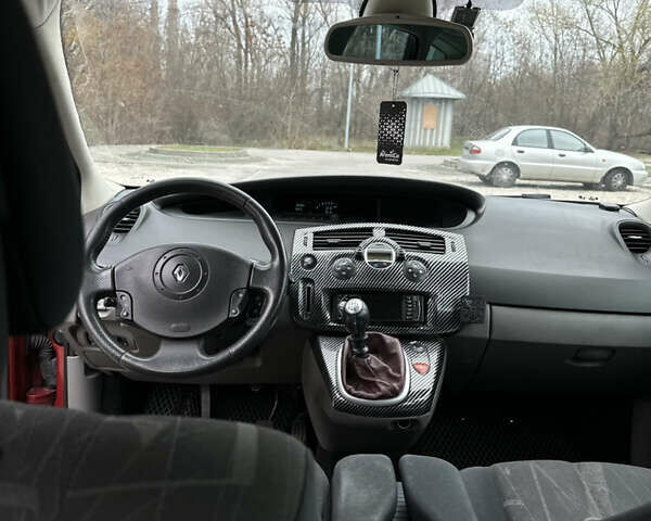 Красный Рено Гранд Сценик, объемом двигателя 2 л и пробегом 270 тыс. км за 3000 $, фото 10 на Automoto.ua