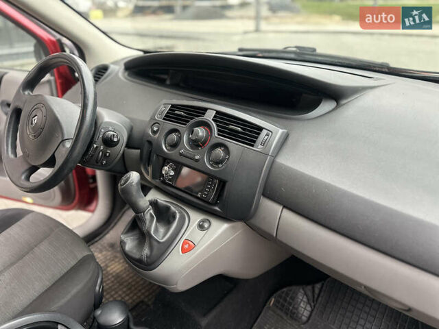 Красный Рено Гранд Сценик, объемом двигателя 1.59 л и пробегом 200 тыс. км за 3500 $, фото 29 на Automoto.ua