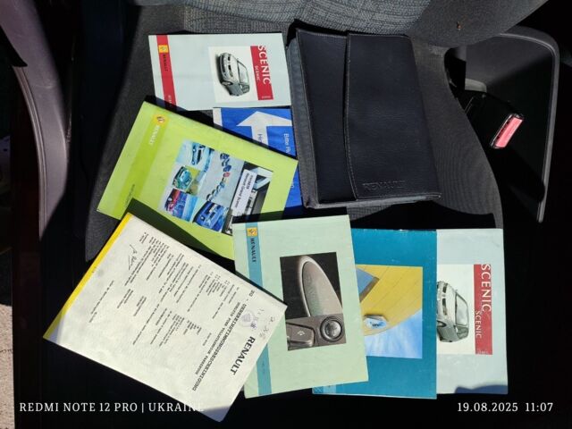 Красный Рено Гранд Сценик, объемом двигателя 1.6 л и пробегом 176 тыс. км за 5000 $, фото 11 на Automoto.ua