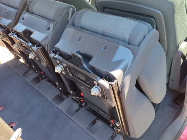 Красный Рено Гранд Сценик, объемом двигателя 1.6 л и пробегом 176 тыс. км за 5000 $, фото 4 на Automoto.ua