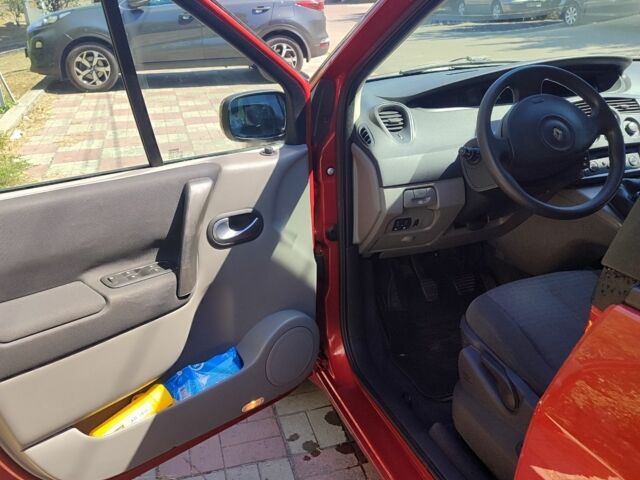 Красный Рено Гранд Сценик, объемом двигателя 1.6 л и пробегом 176 тыс. км за 5000 $, фото 17 на Automoto.ua