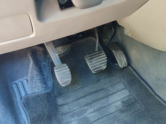 Красный Рено Гранд Сценик, объемом двигателя 1.6 л и пробегом 176 тыс. км за 5000 $, фото 12 на Automoto.ua