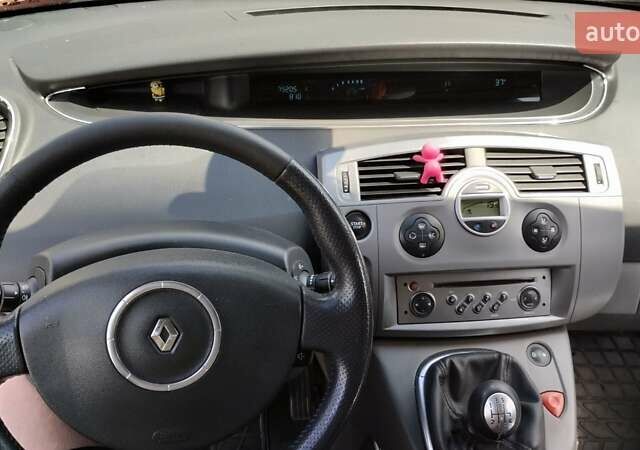 Красный Рено Гранд Сценик, объемом двигателя 1.9 л и пробегом 282 тыс. км за 5500 $, фото 7 на Automoto.ua
