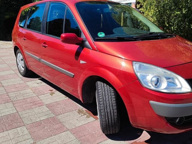 Красный Рено Гранд Сценик, объемом двигателя 1.6 л и пробегом 176 тыс. км за 5000 $, фото 5 на Automoto.ua