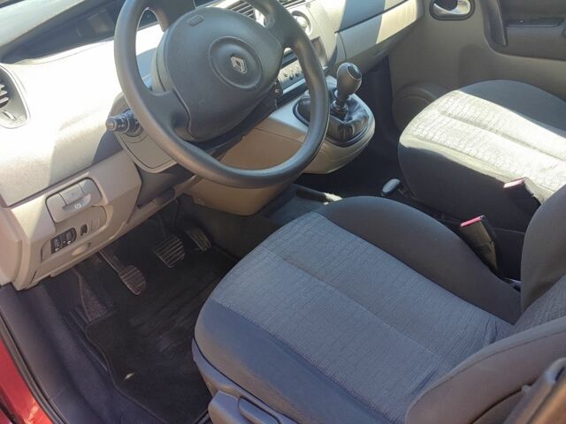 Красный Рено Гранд Сценик, объемом двигателя 1.6 л и пробегом 176 тыс. км за 5000 $, фото 22 на Automoto.ua