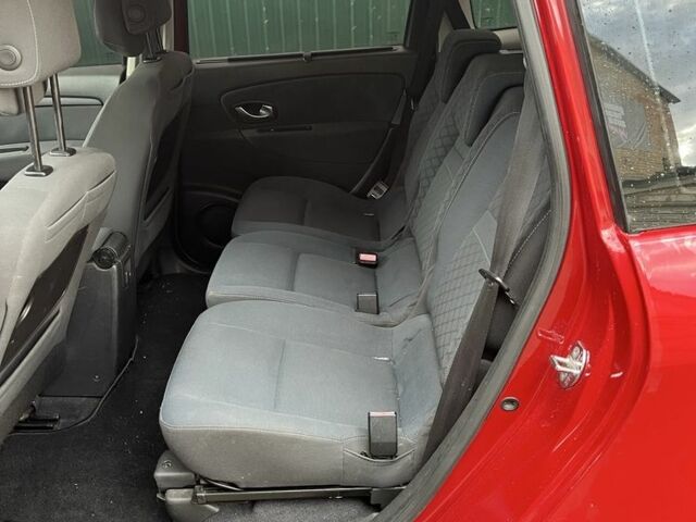 Червоний Рено Гранд Сценік, об'ємом двигуна 1.4 л та пробігом 210 тис. км за 3850 $, фото 12 на Automoto.ua