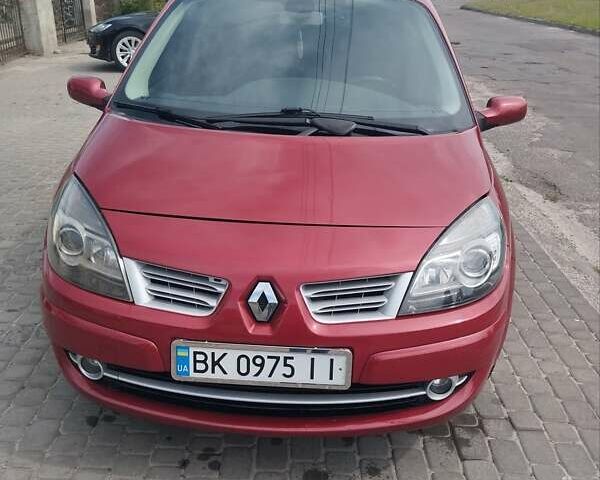 Красный Рено Гранд Сценик, объемом двигателя 1.6 л и пробегом 300 тыс. км за 5300 $, фото 3 на Automoto.ua