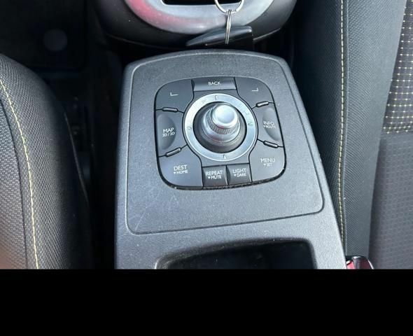 Красный Рено Гранд Сценик, объемом двигателя 1.4 л и пробегом 201 тыс. км за 5999 $, фото 5 на Automoto.ua