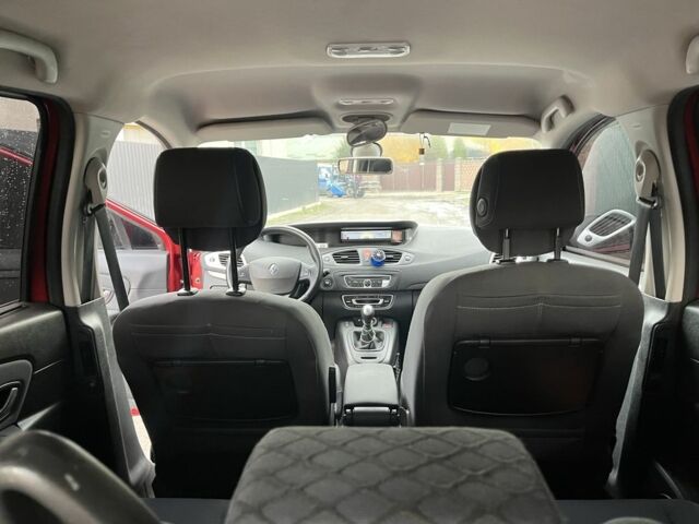 Червоний Рено Гранд Сценік, об'ємом двигуна 1.4 л та пробігом 210 тис. км за 3850 $, фото 15 на Automoto.ua