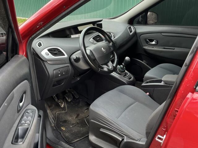 Червоний Рено Гранд Сценік, об'ємом двигуна 1.4 л та пробігом 210 тис. км за 3850 $, фото 10 на Automoto.ua