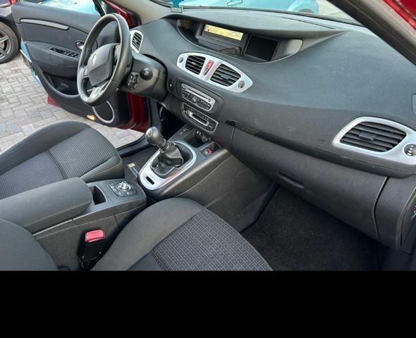 Красный Рено Гранд Сценик, объемом двигателя 1.4 л и пробегом 201 тыс. км за 5999 $, фото 6 на Automoto.ua