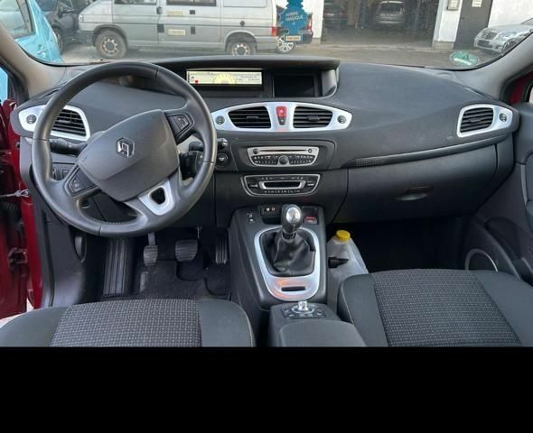 Красный Рено Гранд Сценик, объемом двигателя 1.4 л и пробегом 201 тыс. км за 5999 $, фото 4 на Automoto.ua