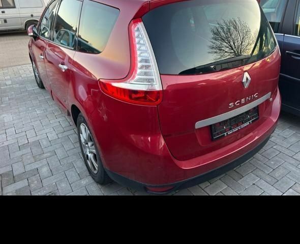 Красный Рено Гранд Сценик, объемом двигателя 1.4 л и пробегом 201 тыс. км за 5999 $, фото 2 на Automoto.ua