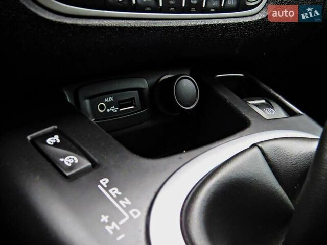 Красный Рено Гранд Сценик, объемом двигателя 2 л и пробегом 270 тыс. км за 7700 $, фото 11 на Automoto.ua