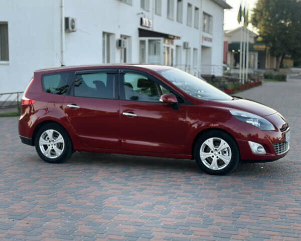 Красный Рено Гранд Сценик, объемом двигателя 2 л и пробегом 270 тыс. км за 7700 $, фото 7 на Automoto.ua