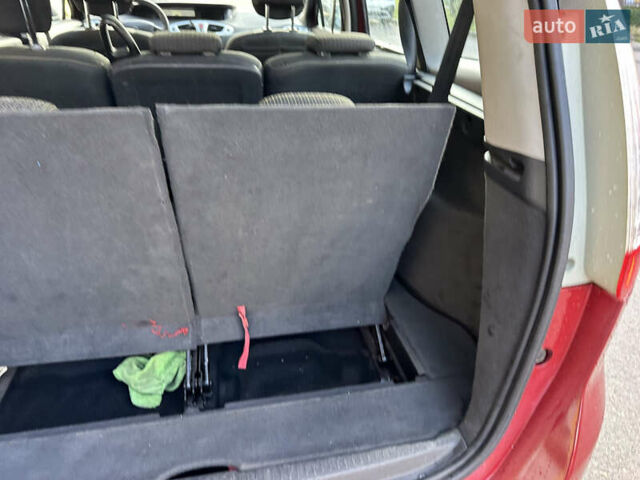 Красный Рено Гранд Сценик, объемом двигателя 1.9 л и пробегом 289 тыс. км за 6500 $, фото 15 на Automoto.ua