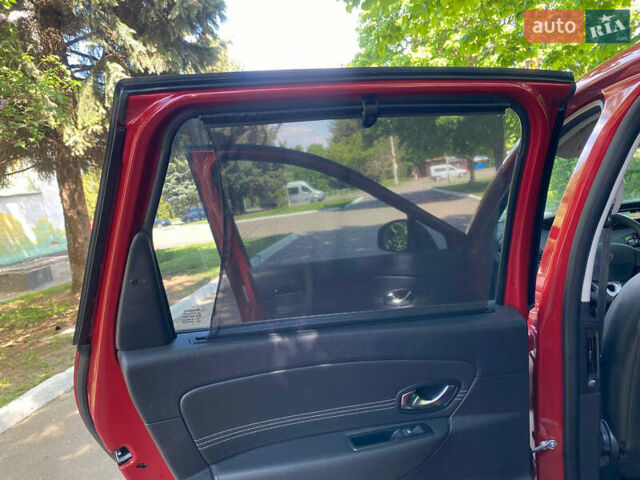 Червоний Рено Гранд Сценік, об'ємом двигуна 1.4 л та пробігом 247 тис. км за 6450 $, фото 37 на Automoto.ua