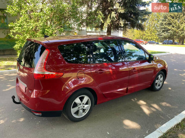 Червоний Рено Гранд Сценік, об'ємом двигуна 1.4 л та пробігом 247 тис. км за 6450 $, фото 7 на Automoto.ua