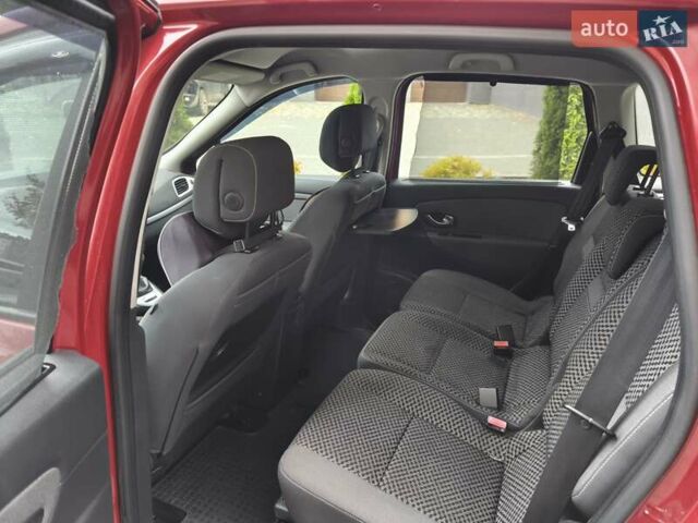 Червоний Рено Гранд Сценік, об'ємом двигуна 1.5 л та пробігом 251 тис. км за 7900 $, фото 7 на Automoto.ua