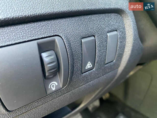 Червоний Рено Гранд Сценік, об'ємом двигуна 1.4 л та пробігом 247 тис. км за 6450 $, фото 25 на Automoto.ua