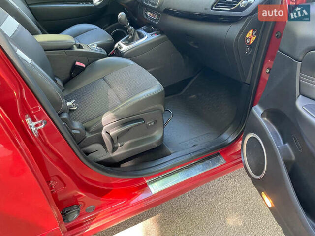Червоний Рено Гранд Сценік, об'ємом двигуна 1.4 л та пробігом 247 тис. км за 6450 $, фото 54 на Automoto.ua