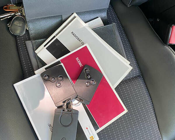 Червоний Рено Гранд Сценік, об'ємом двигуна 1.4 л та пробігом 247 тис. км за 6450 $, фото 58 на Automoto.ua