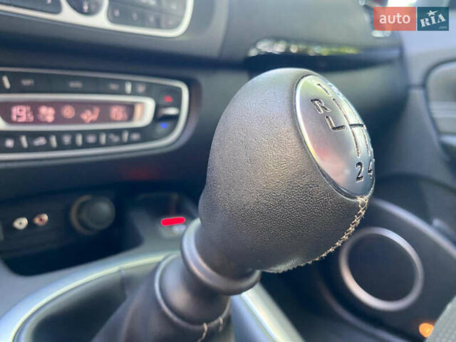 Червоний Рено Гранд Сценік, об'ємом двигуна 1.4 л та пробігом 247 тис. км за 6450 $, фото 39 на Automoto.ua