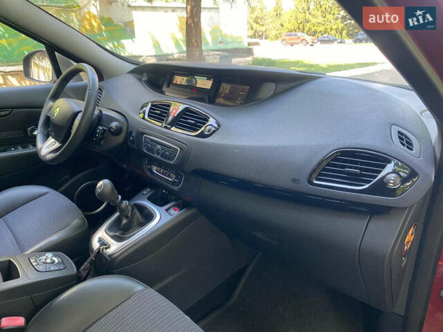 Червоний Рено Гранд Сценік, об'ємом двигуна 1.4 л та пробігом 247 тис. км за 6450 $, фото 53 на Automoto.ua