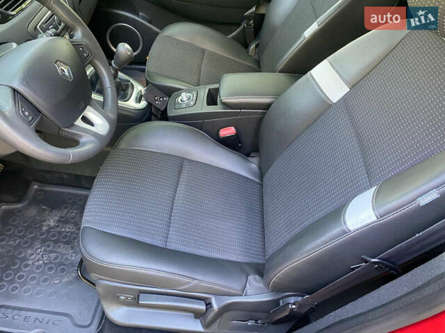 Червоний Рено Гранд Сценік, об'ємом двигуна 1.4 л та пробігом 247 тис. км за 6450 $, фото 23 на Automoto.ua
