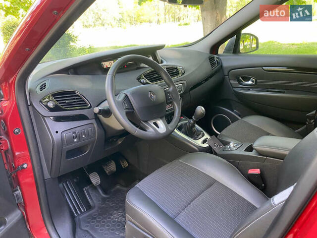 Червоний Рено Гранд Сценік, об'ємом двигуна 1.4 л та пробігом 247 тис. км за 6450 $, фото 22 на Automoto.ua